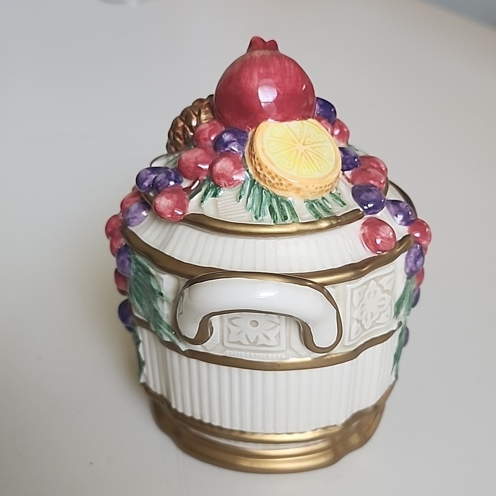 Fitz and Floyd Classics 1990 Winter Spice Christmas Sugar bowl with lid - Picture 2 of 8